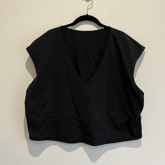 Athleta Other - Athleta Black V-Neck Cropped Active Tank